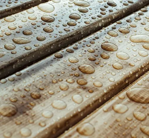 Gotas de água em uma superfície